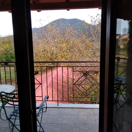 To Spiti Tis Irinis Penzion Vitina