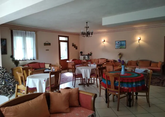 To Spiti Tis Irinis בית הארחה