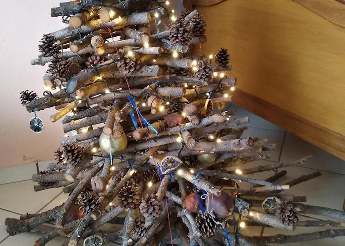 To Spiti Tis Irinis ויטינה