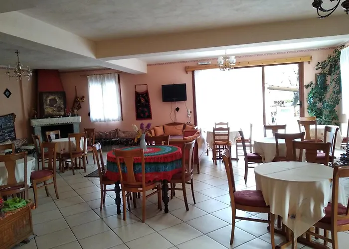 To Spiti Tis Irinis 2*